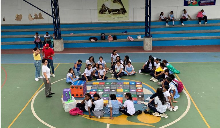 jornada-de-derechos-de-las-ninas-mujeres-en-la-agenda-de-los-60-anos-lestonnac-13