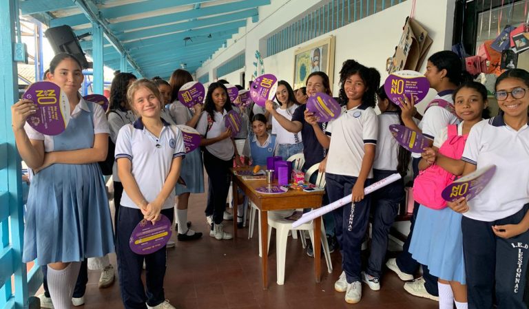 jornada-de-derechos-de-las-ninas-mujeres-en-la-agenda-de-los-60-anos-lestonnac-2