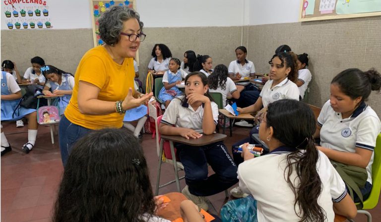 jornada-de-derechos-de-las-ninas-mujeres-en-la-agenda-de-los-60-anos-lestonnac-7 (2)